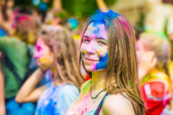 Holi renk festivali kutlaması