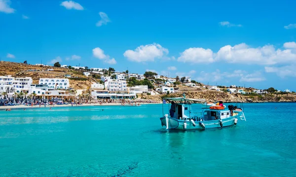 Few boats in bay — Stock Photo, Image