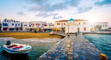 Mykonos adasında gün batımı
