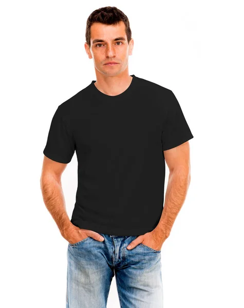 Черная футболка на молодом человеке — стоковое фото