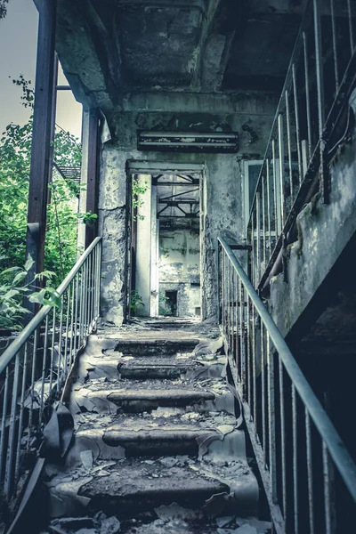 Escola radioactiva abandonada em Pripyat — Fotografia de Stock