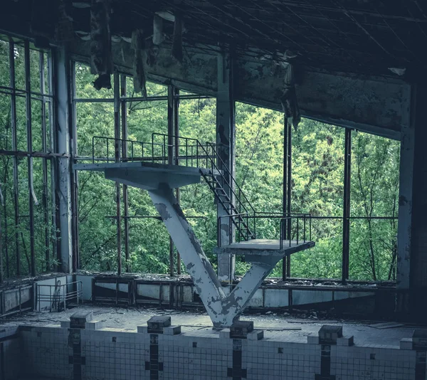 Abandoned radioactive school in Pripyat — Stock Photo, Image