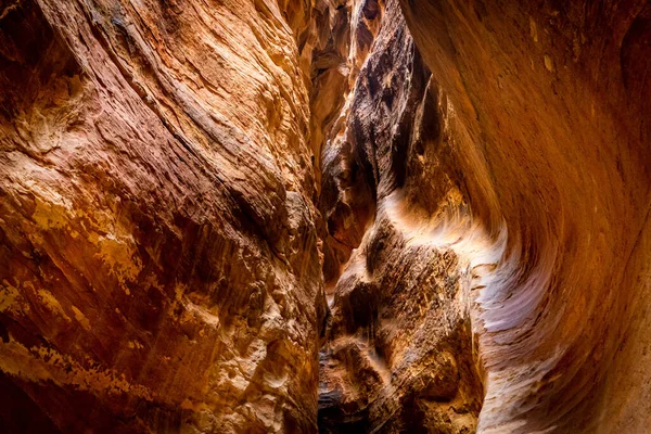 Oppervlakte van de rotsen in Petra, Jordanië — Stockfoto