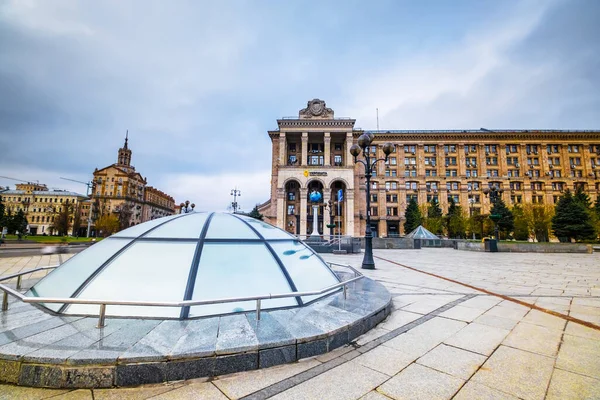 Szklana kopuła w centrum Kijowa — Zdjęcie stockowe