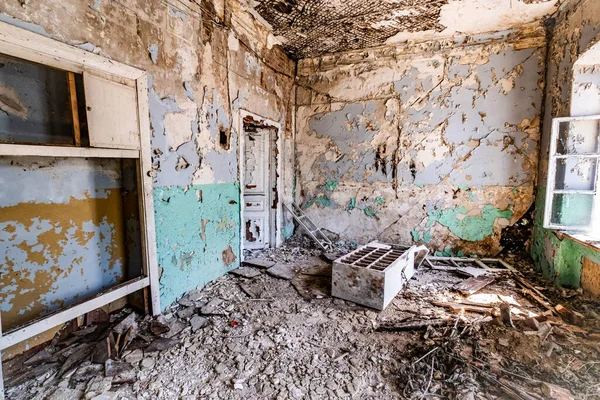 Abandoned hospital indoors — Stock Photo, Image