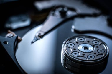 Açılmış sabit diskin makro fotoğrafı