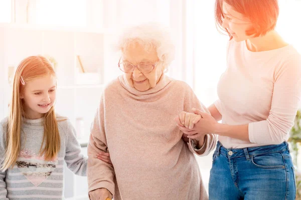 Tres generaciones de mujeres — Foto de Stock