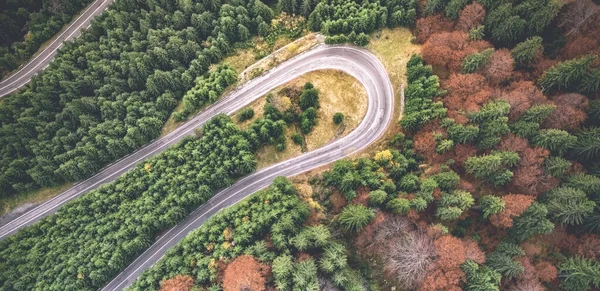 Vista panorâmica da curva da estrada — Fotografia de Stock