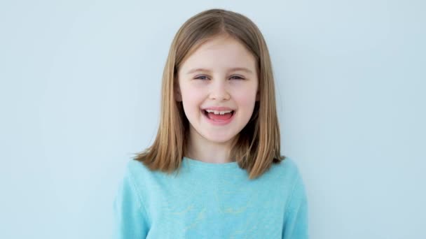 Little girl laughing — Stock Video