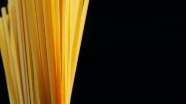 Pişmemiş makarna grubu