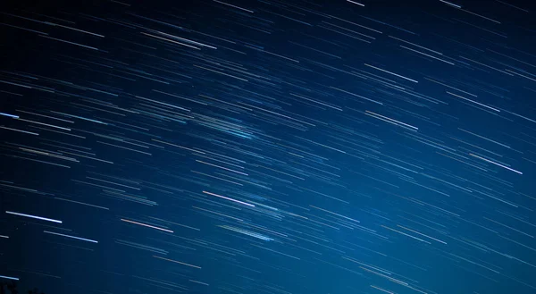 Αστέρια σε ένα σκούρο μπλε ουρανό — Φωτογραφία Αρχείου