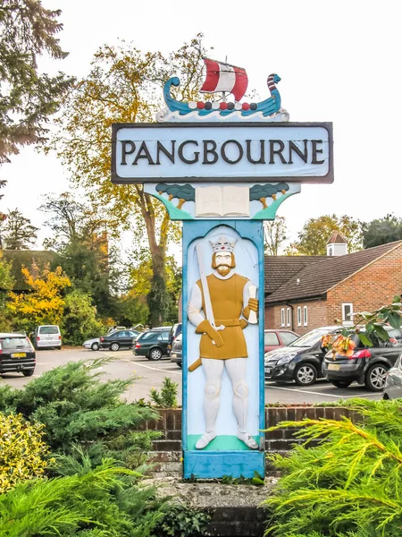 Pangbourne, Berkshire, England. October 29 2011. Town sign — Stock Photo, Image