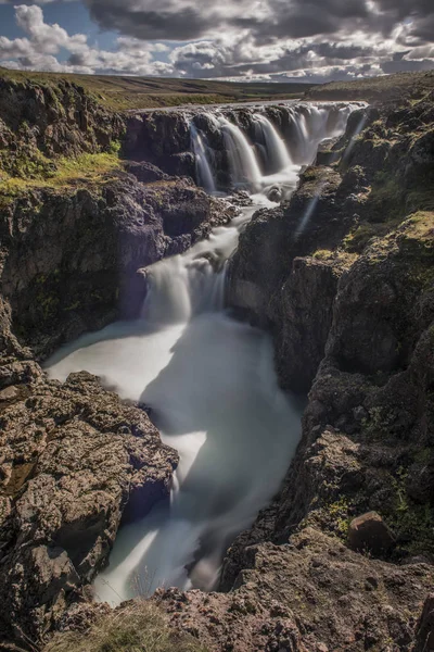 アイスランドの北に滝と Kolugljufur 渓谷 — ストック写真