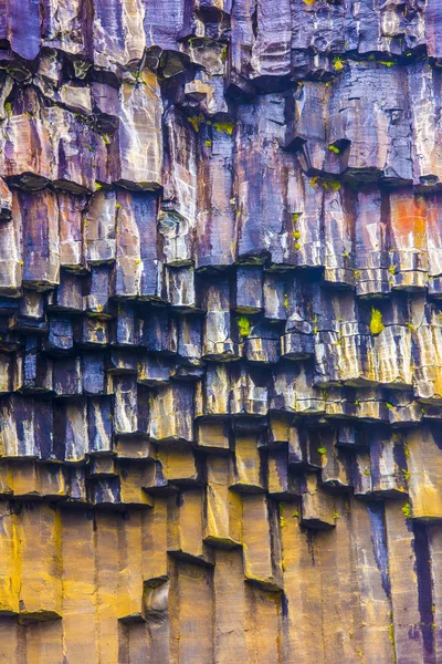 Basalten zuilen gefotografeerd in IJsland — Stockfoto