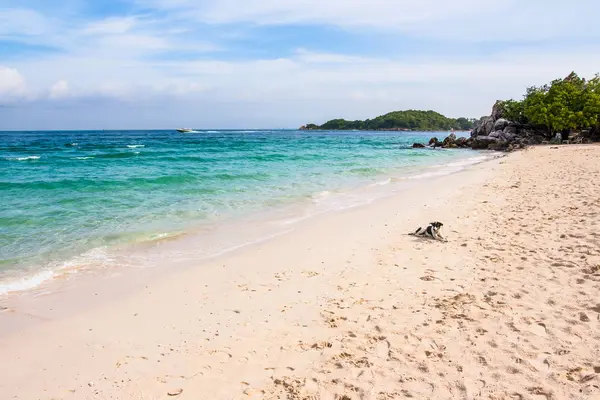 Playas blancas, mar azul en Tailandia — Foto de Stock