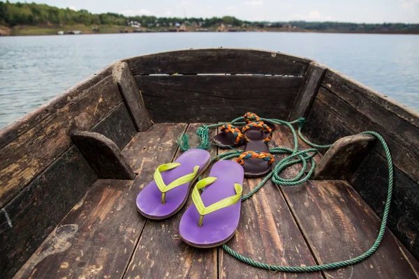 Chaussure dans le voyage en bateau — Photo