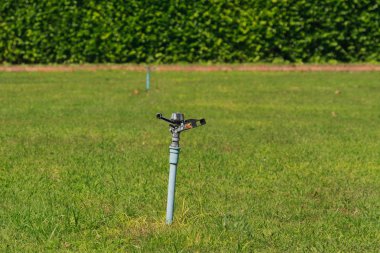 Bahçede sulama fıskiyeleri