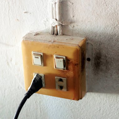 Eski elektrik anahtarı