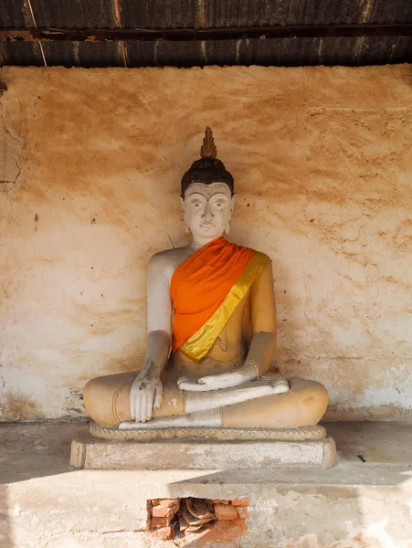 Statua buddha nel tempio — Foto Stock