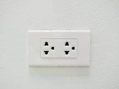 Evdeki elektrik fişi