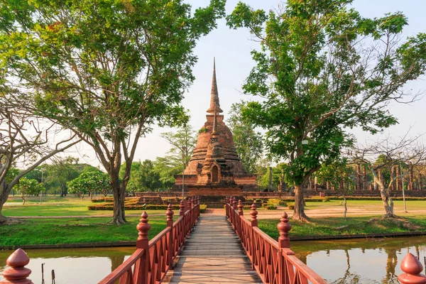 Stará pagoda v Sukhothai provincie Thajska — Stock fotografie