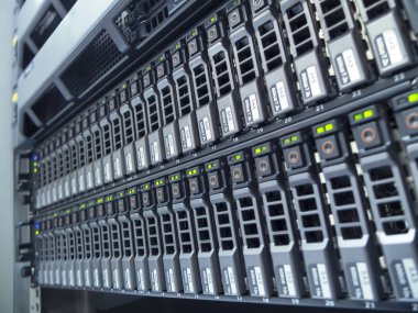 sabit diskler veri merkezi