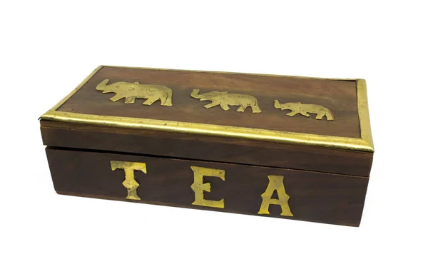 Dřevěné asijské čaj box se zlatým slony izolované na bílém — Stock fotografie