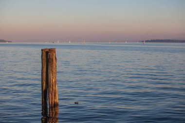 Konstanz Gölü üzerinde göster