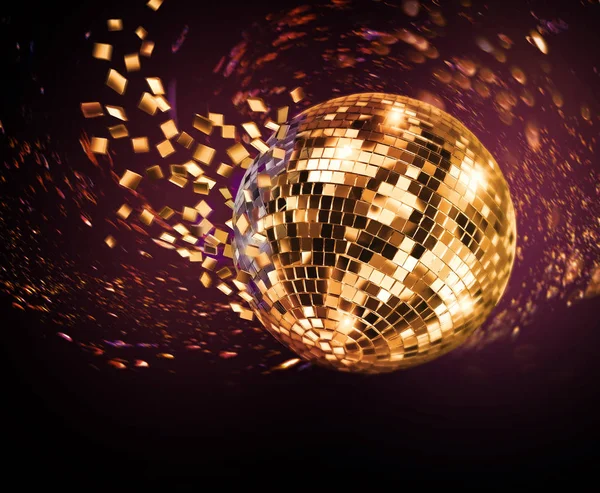 Vintage Disco Espelho Bola Girando Quebrando Roxo Dourado Voando Fragmentos — Fotografia de Stock