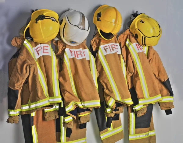 Bombeiros Fatos de fogo — Fotografia de Stock