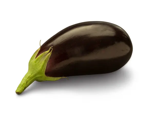 Biologische Aubergine geïsoleerd — Stockfoto