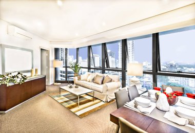 Modern oturma odası iç kanepe kenti yakınlarındaki ayarla.