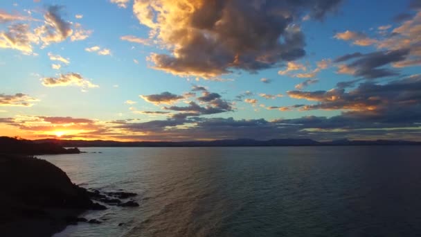 Australia Byron Bay Aerial View Неймовірний Захід Сонця Березі Океану — стокове відео