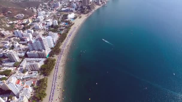 コロンビアのカリブ海沿岸のサンタ マルタ 空中風景 — ストック動画
