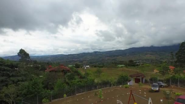 从空中俯瞰哥伦比亚Filandia镇 Filandia Landscape Wild Nature — 图库视频影像