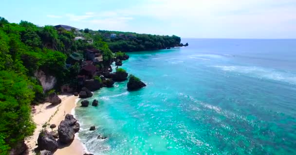 Férias Verão Praia Oceano Praia Tropical Ilha Rocha Uluwatu Bali — Vídeo de Stock