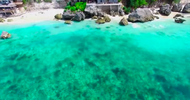 Uluwatu Bali Indonesien Luftaufnahme Der Kleinen Villa Strand Des Ozeans — Stockvideo