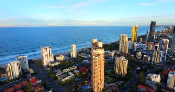 Sky Pohled Moderní Město Blízkosti Oceánu Letecký Výhled Oceán Panoramatické — Stock video