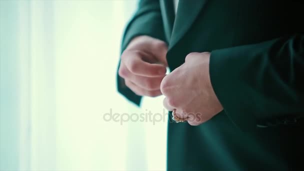 Casaco de botões do noivo — Vídeo de Stock