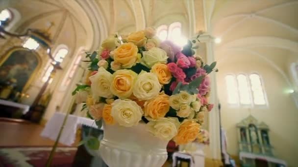 在婚礼仪式上的花 — 图库视频影像