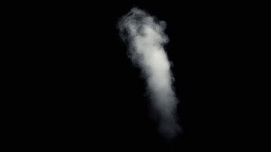 Siyah arka plan tabandan yangın dumanı