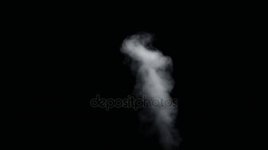 Siyah arka plan tabandan yangın dumanı