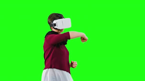 Mulher Boxe com um fone de ouvido VR On. — Vídeo de Stock