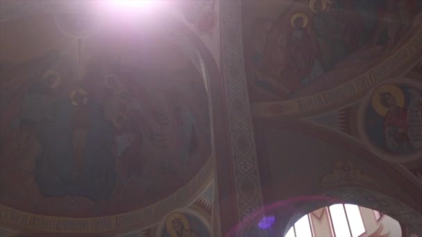 Cúpula de la iglesia iluminada — Vídeos de Stock