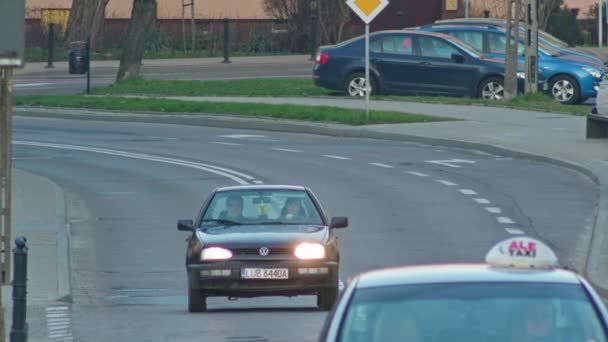 자동차는 고속도로에서 이동 — 비디오