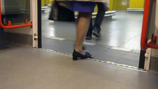 People Walking out of the Train at the Station — Stock Video