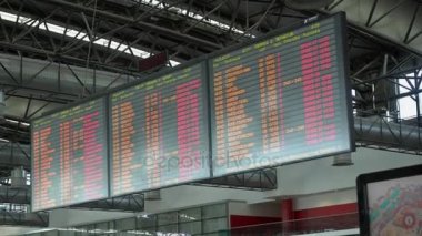 Uçuş bilgi yönetim kurulu bir Havaalanı terminali