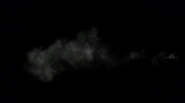 Siyah arka plan üzerine beyaz su buharı