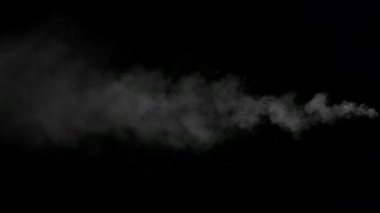 Siyah arka plan üzerine beyaz su buharı