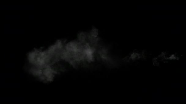 Vapeur d'eau blanche sur fond noir 